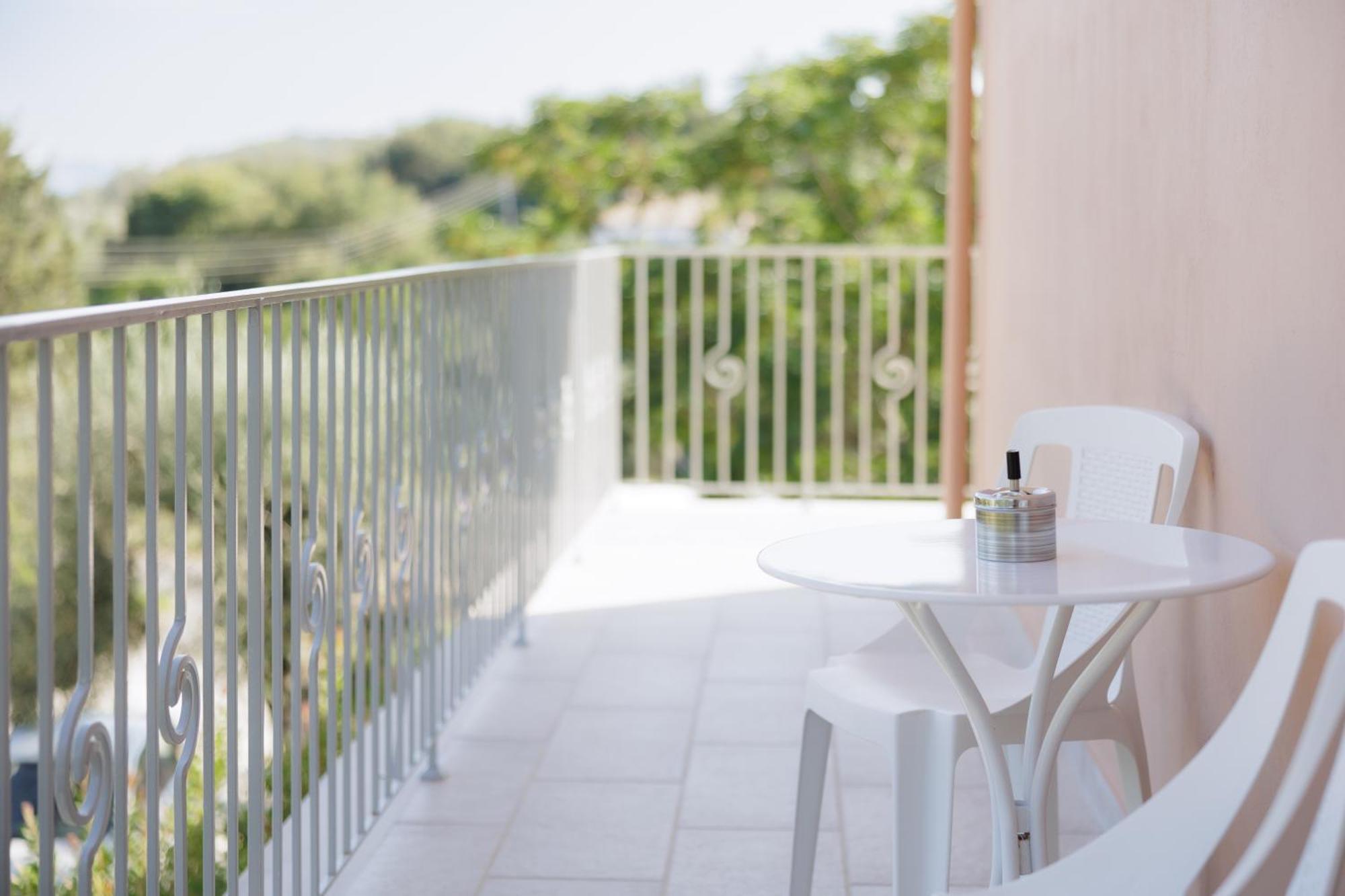 Appartamento Sundial House Gouvia Esterno foto